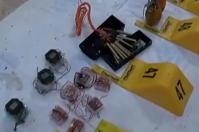 Çınar'da PKK'ye ait cephanelik ele geçirildi 11