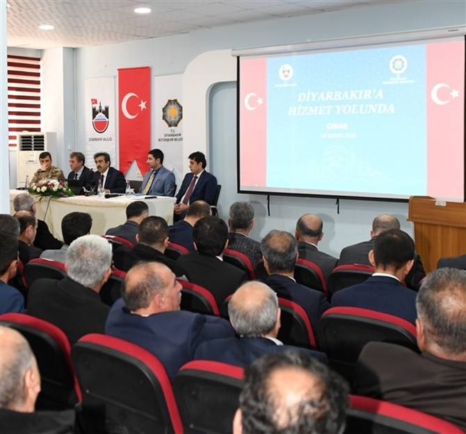 Diyarbakır Valisi Çınar’da 9