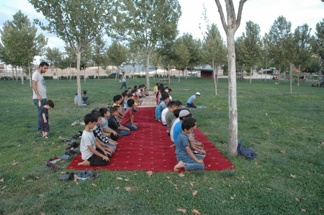 "Hayat Namazla Güzeldir" etkinliği Çınar’da gerçekleşti 24