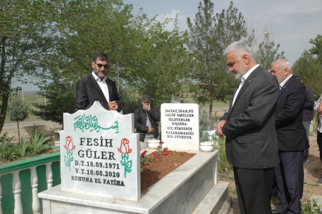 HÜDA PAR Genel Başkanı Yapıcıoğlu’ndan vefat eden Tekdal’ın ailesine bayram ziyareti 16