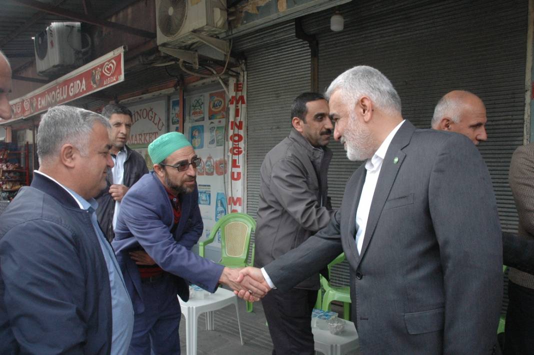 HÜDA PAR Genel Başkanı Yapıcıoğlu’ndan vefat eden Tekdal’ın ailesine bayram ziyareti 20