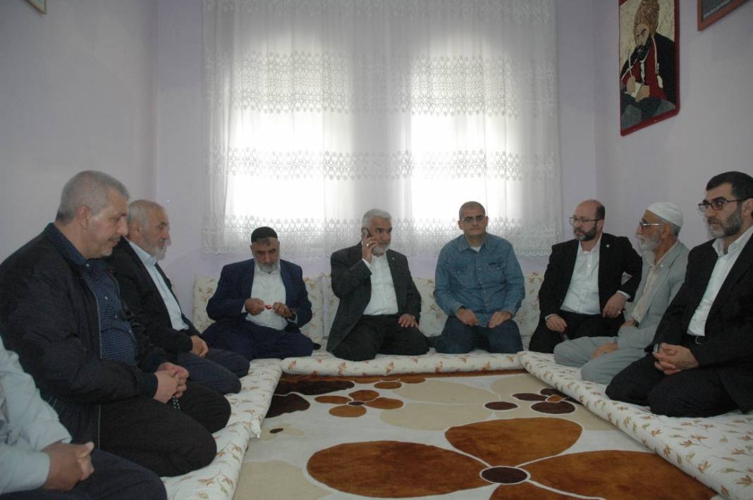 HÜDA PAR Genel Başkanı Yapıcıoğlu’ndan vefat eden Tekdal’ın ailesine bayram ziyareti 34