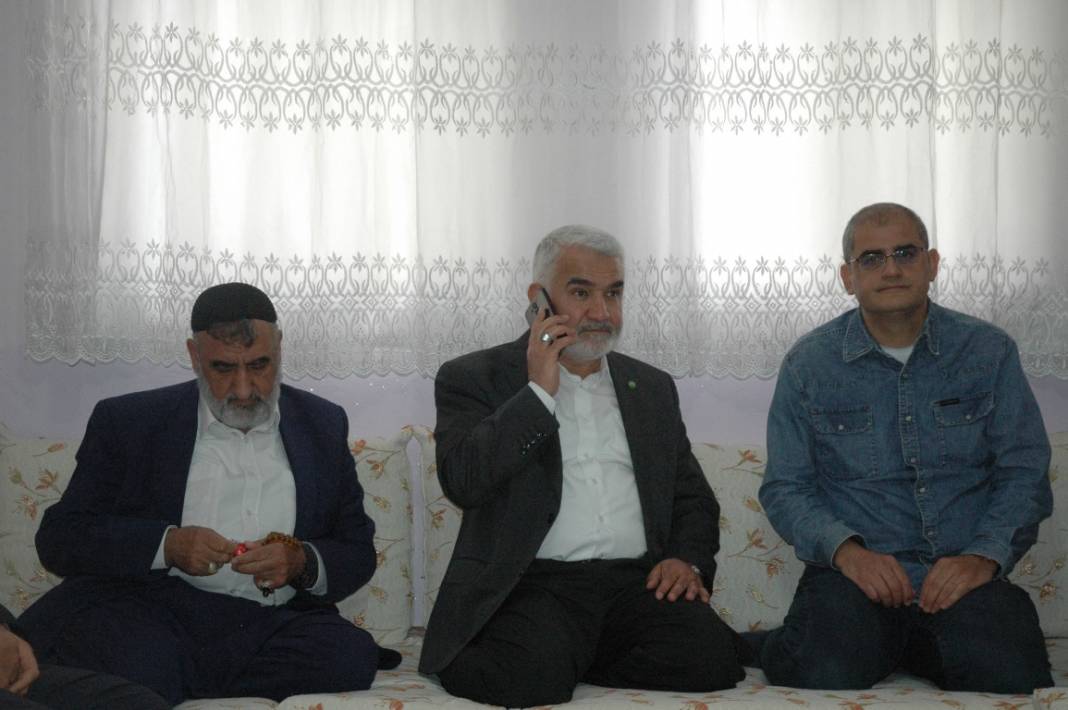 HÜDA PAR Genel Başkanı Yapıcıoğlu’ndan vefat eden Tekdal’ın ailesine bayram ziyareti 35