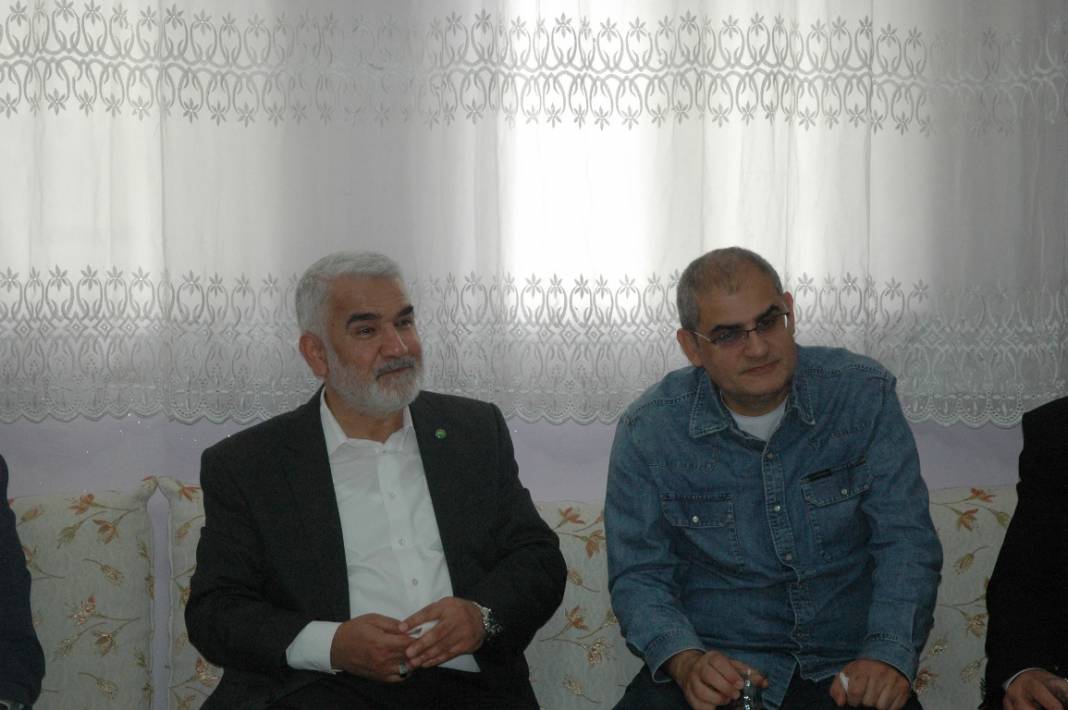 HÜDA PAR Genel Başkanı Yapıcıoğlu’ndan vefat eden Tekdal’ın ailesine bayram ziyareti 36