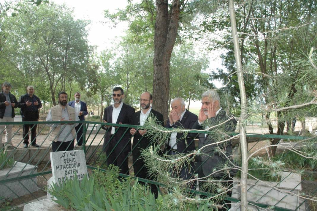HÜDA PAR Genel Başkanı Yapıcıoğlu’ndan vefat eden Tekdal’ın ailesine bayram ziyareti 7