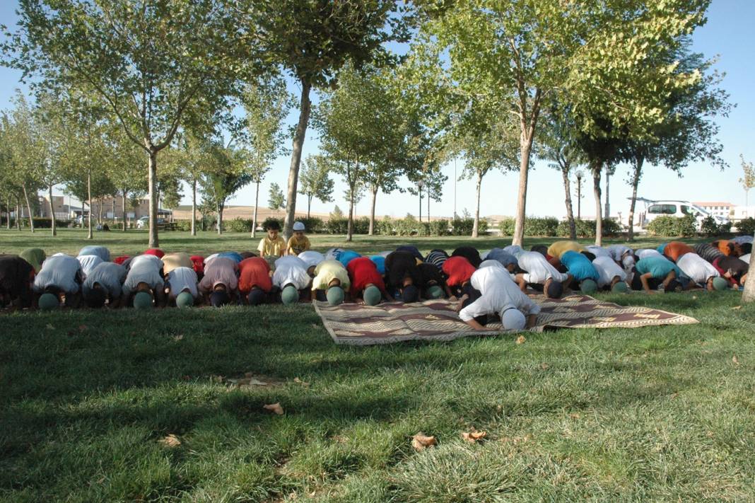 Çınarlı minik yürekler namazı öğrenme sevinci ile yürüdü 24
