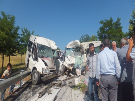 Çınar'da Trafik Kazası fotoğrafları