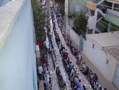Çınar Şefkat Der İftar Yemeği 2013 15