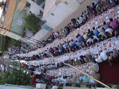 Çınar Şefkat Der İftar Yemeği 2013 16