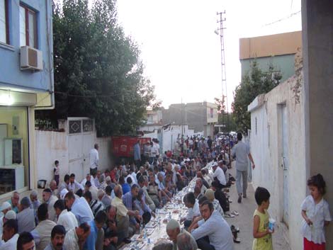 Çınar Şefkat Der İftar Yemeği 2013 17