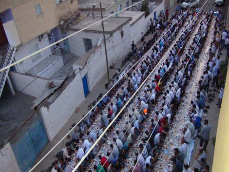 Çınar Şefkat Der İftar Yemeği 2013 18