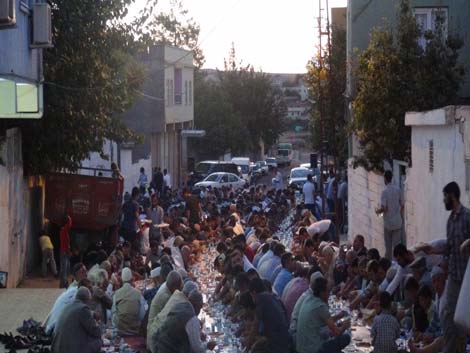 Çınar Şefkat Der İftar Yemeği 2013 21