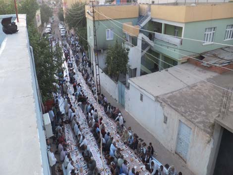 Çınar Şefkat Der İftar Yemeği 2013 26