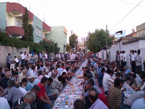 Çınar Şefkat Der İftar Yemeği 2013 29