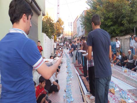 Çınar Şefkat Der İftar Yemeği 2013 9