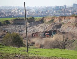 Hafrîyata malên ku li Sûrê xera bûne li kampusa zanîngehê tên rijandin