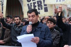 "Peygamber düşmanı gazeteyi boykot etmeliyiz"