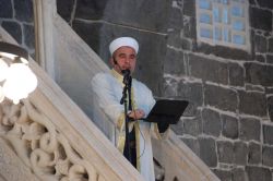 Diyarbakır Ulu Cami minberinden karikatüre tepki