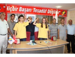 Diyarbakır'da SBS'de Birinci Olanlara Plaket Verildi