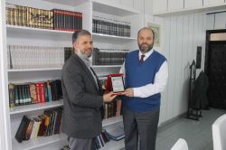 Siyer Sınavına katkı sunanlara plaket takdimi