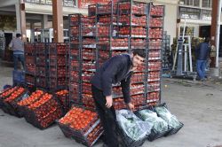 Olaylar sebze ve meyve esnafını da vurdu