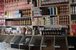 Aktarlar ürünler hakkında yazı asılmamasını abartılı buluyor