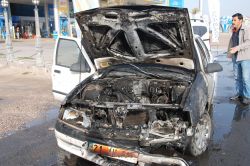 Diyarbakır’da seyir halindeki araç alev aldı foto