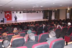 “En zifiri karanlık fecrin doğduğu andır”