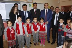 Minik öğrenciler okuma-yazmayı öğrendi