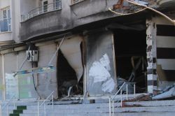 Sirnak'ın İdil İlçesi'nde işyerleri de zarar gördü foto