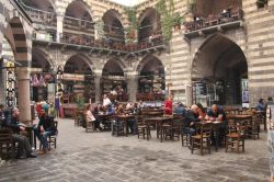 Sur’da zarar görenlere destek