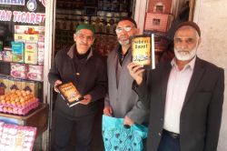 Siirt’te esnafa siyer kitapları dağıtıldı