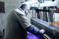 Yarım asırlık tezgâhıyla 'Kutnu' kültürünü yaşatıyor video foto