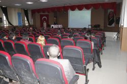 Van'da akademisyenler öğretmenlerle buluştu