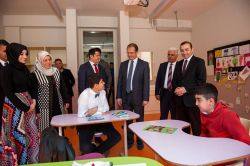 Vali Taşyapan Otizm Farkındalık Etkinliği'ne katıldı