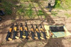 Şırnak'ın Silopi ilçesinde çok sayıda silah ele geçirildi foto