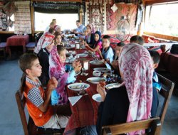 Kur'an Kursu Öğrencileri Kahvaltı Çadırında Buluştular