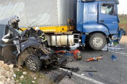 Mardin-Midyat karayolunda trafik kazası: 1 ölü video foto