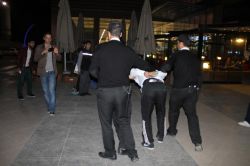 Ceylan Karavil AVM'de hırsızlık yapmaya çalışan şahıs suçüstü yakalandı video foto