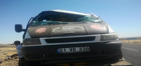 Çınar'da Yolcu Minibüsü Takla Attı: 3 Ölü 11 Yaralı (Yenilendi)