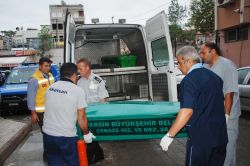 Mersin'in Tarsus ilçesinde 13'üncü kattan düşen inşaat işçisi hayatını kaybetti