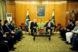 TBMM Başkanı Kahraman Pakistan'da