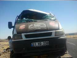 Çınar'da Yolcu Minibüsü Takla Attı: 3 Ölü 11 Yaralı (Yenilendi) (Foto)