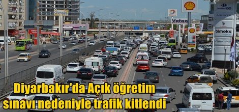 Açık öğretim sınavı nedeniyle trafik kitlendi video foto