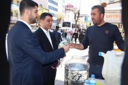 Halk Kutlu Doğuma gülle davet edildi video foto