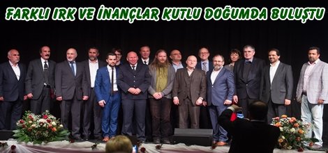 Almanya'da farklı ırk ve inançlar Kutlu Doğumda buluştu