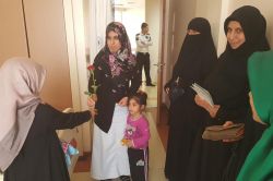 Peygamber Sevdalıları hastalara gül dağıttı