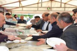 Iğdır Milli Eğitim Müdürlüğü Kutlu Doğum pilavı dağıttı