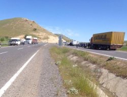 Diyarbakır-Mardin yolu Aşağıkonak yakınlarında patlama foto