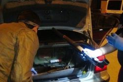 Gaziantep'te şüphe üzere durdurulan araçta silah ve uyuşturucu çıktı